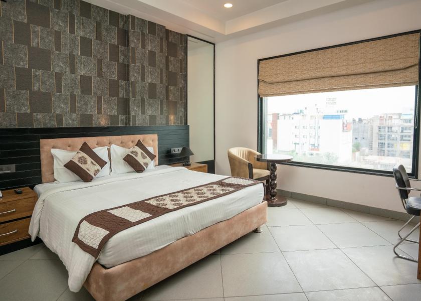 Uttar Pradesh Lucknow Premium