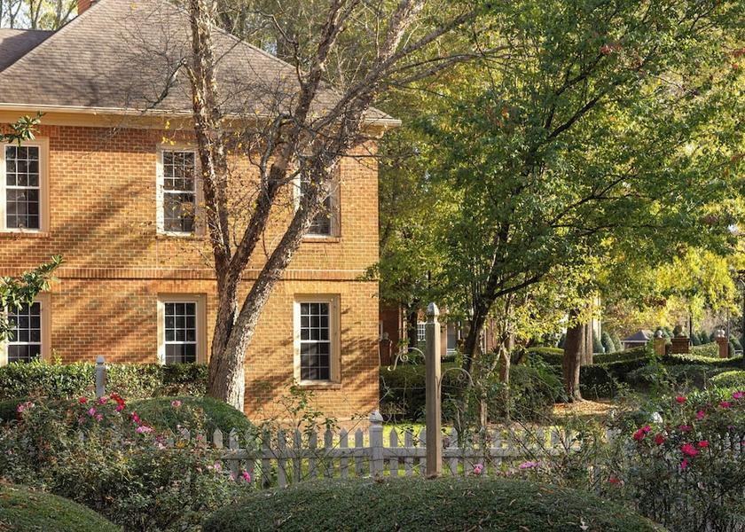 Virginia Williamsburg Property Grounds