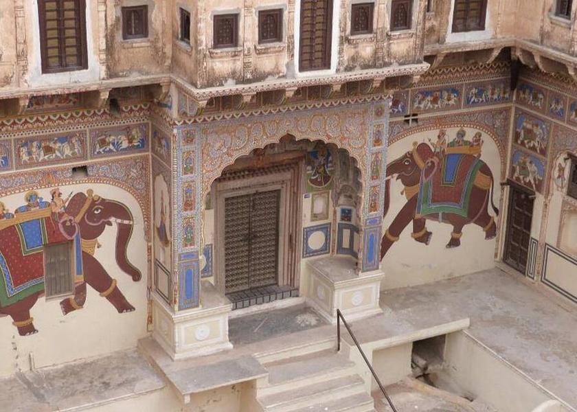 Rajasthan Mandawa Entrance