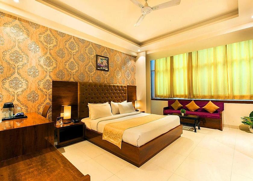 Delhi Delhi Deluxe Room with Work Desk