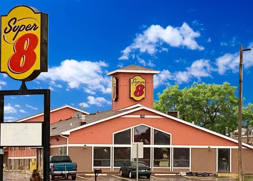 Nebraska Chadron Facade