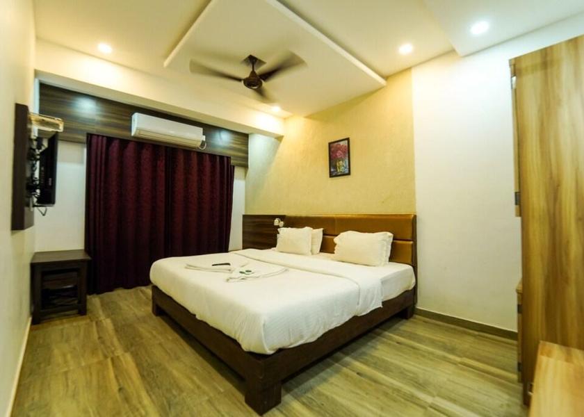 Maharashtra Ganpatipule Deluxe AC Room