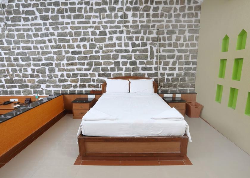 Tamil Nadu Denkanikota Room