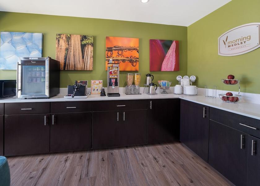 Georgia Madison Breakfast Area