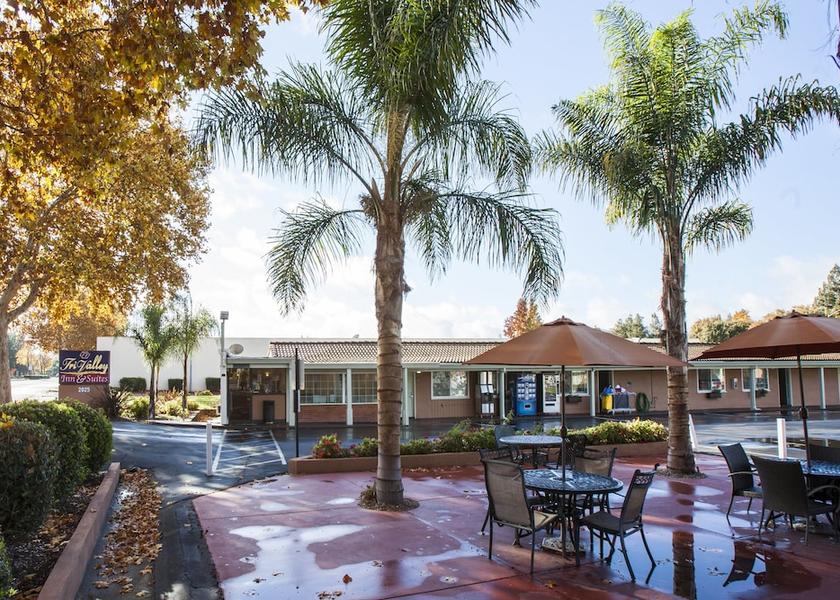 California Pleasanton Terrace