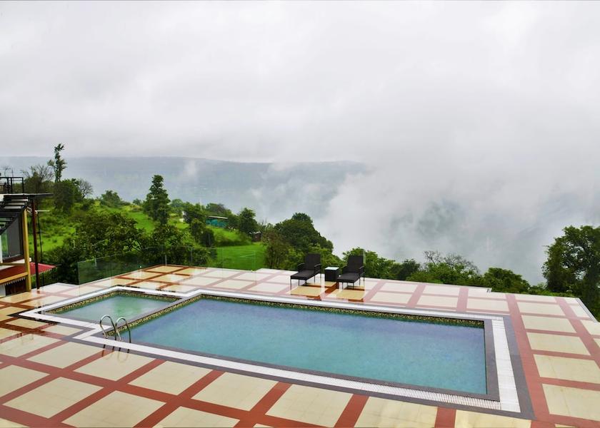 Maharashtra Mahabaleshwar Outdoor pool
