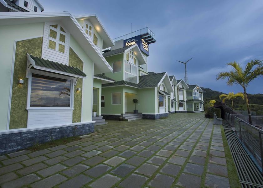 Kerala Vagamon Courtyard