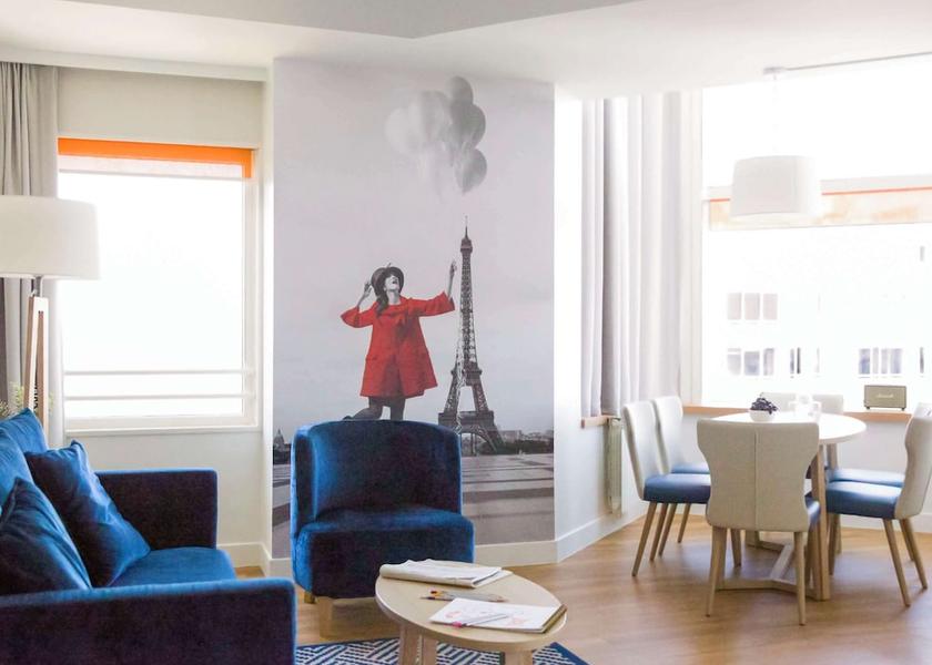 Ile-de-France Paris Room