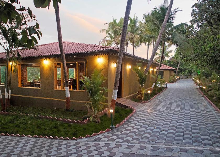 Gujarat Sasan Gir Hotel Exterior