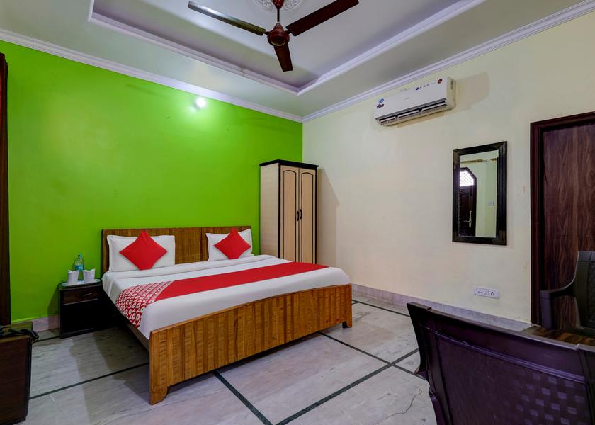 Uttarakhand Ramnagar Room