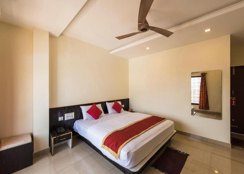 Karnataka Chikmagalur Classic Triple Room