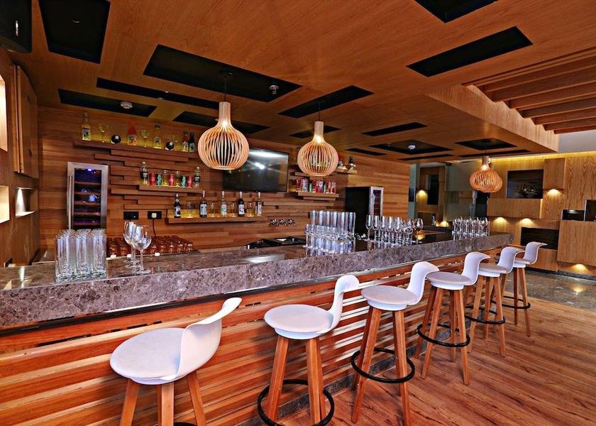 Andhra Pradesh Visakhapatnam Bar (on property)