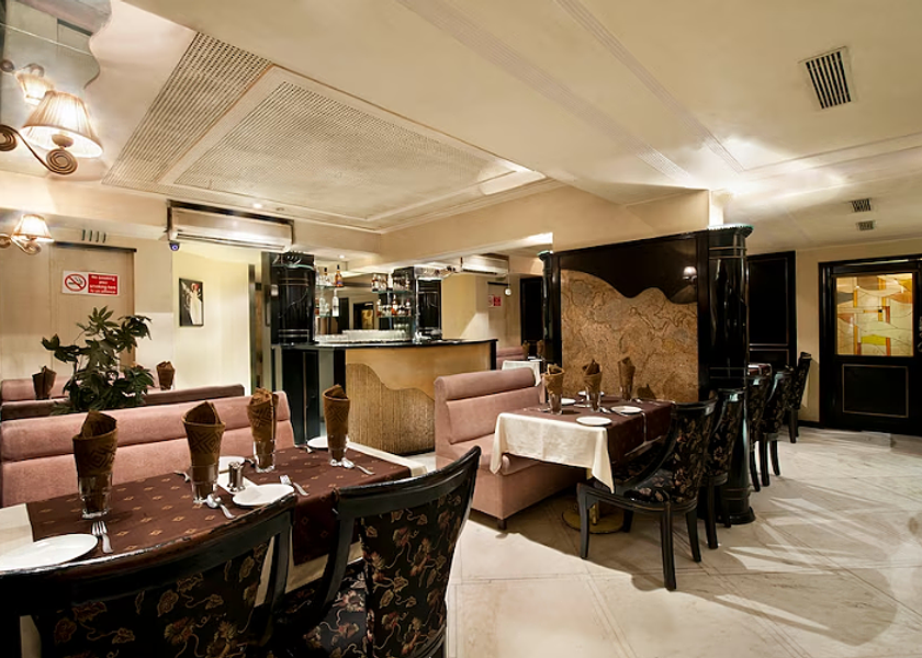 Maharashtra Mumbai Dining Area