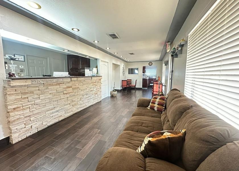 Texas Gainesville Lobby