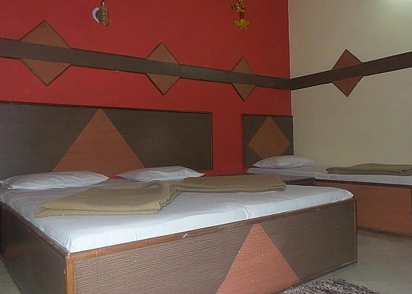 Delhi Delhi Room