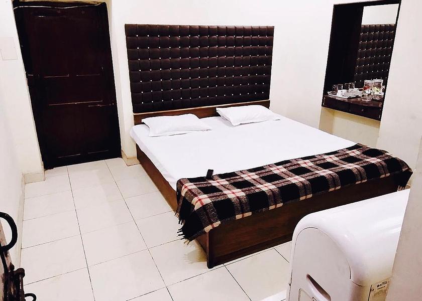 Uttar Pradesh Lucknow Ac Single Room attached 