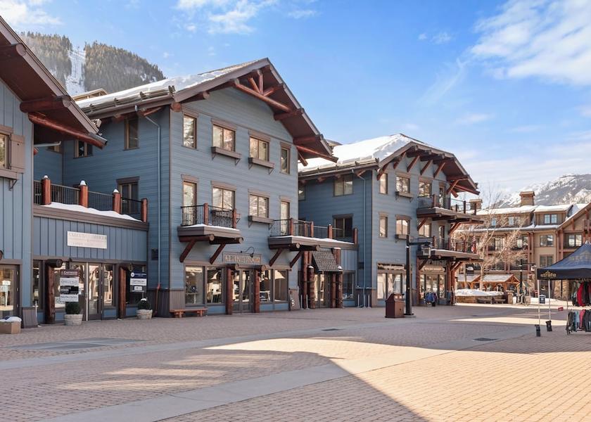 Colorado Aspen Exterior Detail