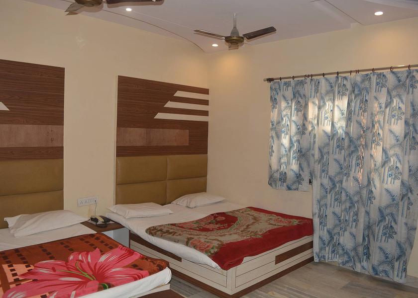 Uttar Pradesh Agra Four bed (non ac)