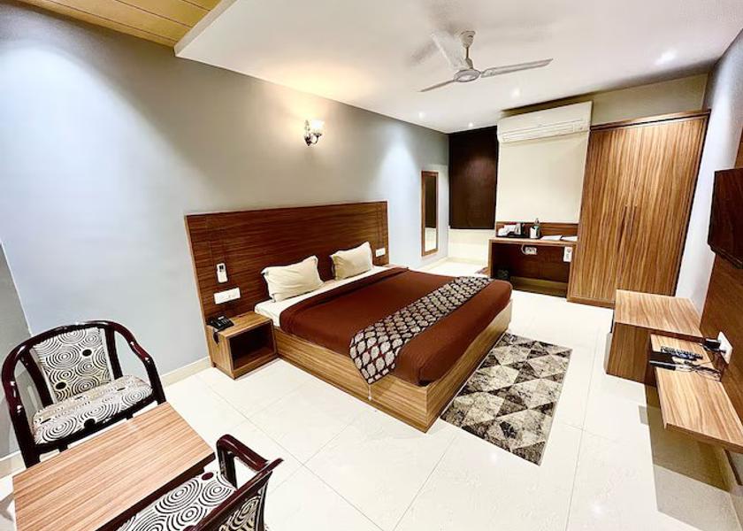 Uttar Pradesh Prayagraj Four Bed Deluxe Room