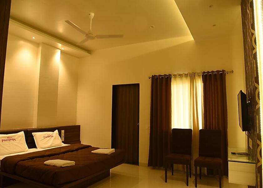 Maharashtra Satara Deluxe AC Room