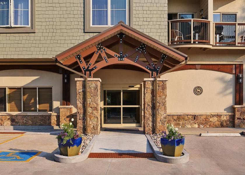 Colorado Avon Exterior Detail