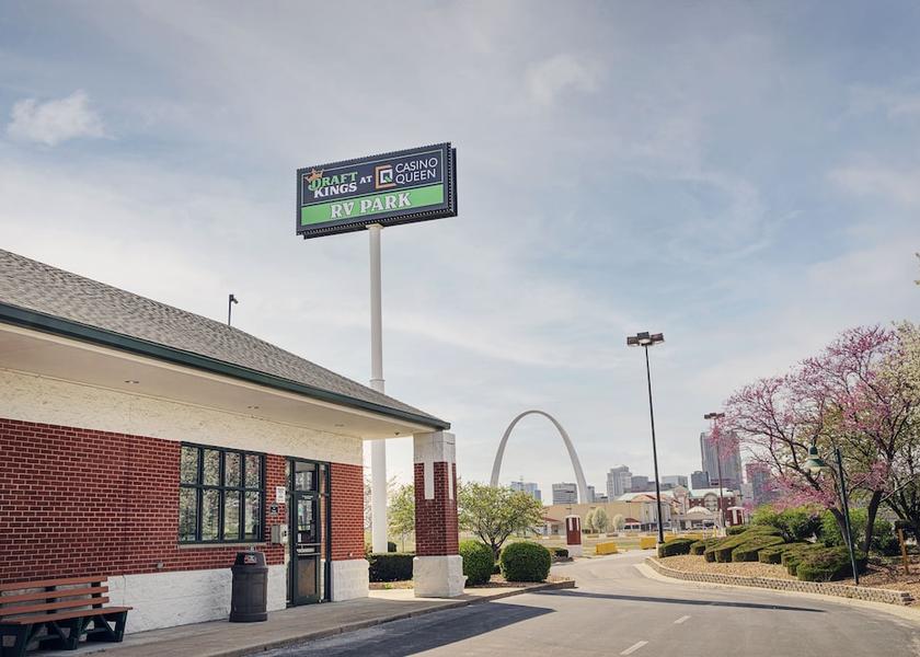 Illinois East St. Louis RV or truck parking
