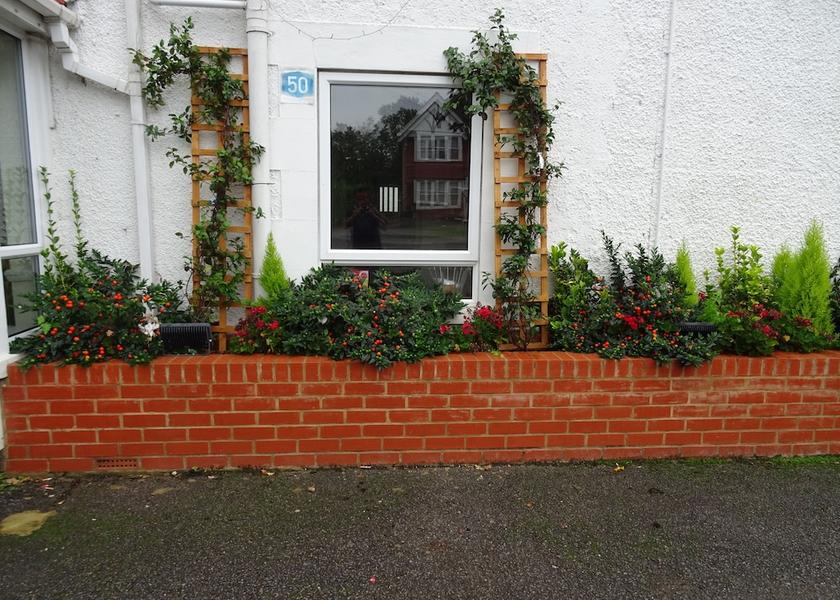 England Horley Entrance