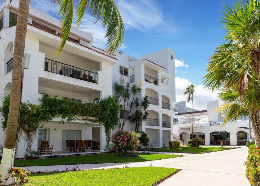 Quintana Roo Cancun Facade