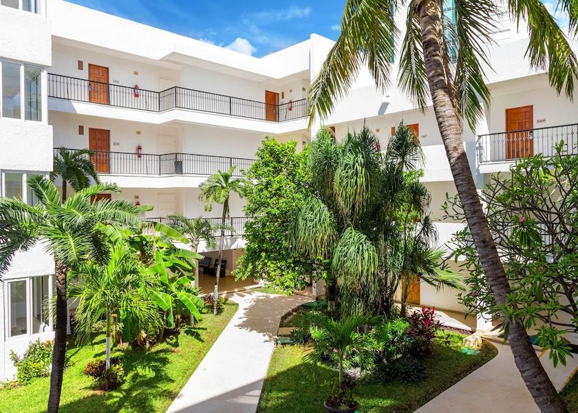 Quintana Roo Cancun Facade