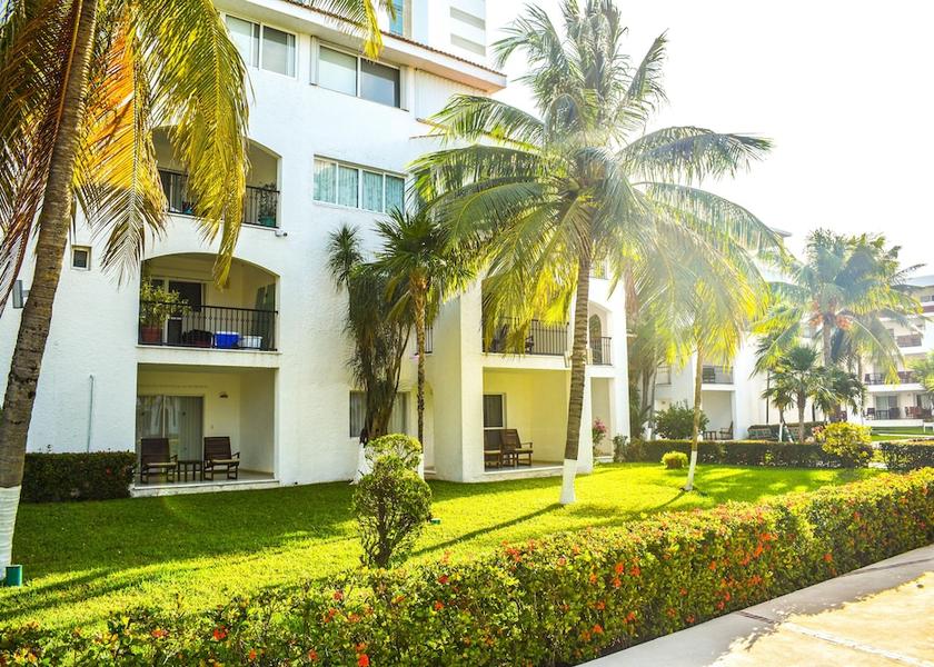 Quintana Roo Cancun Property Grounds