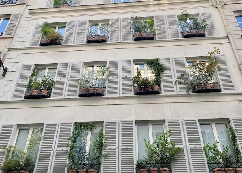 Île-de-France Paris Front of property