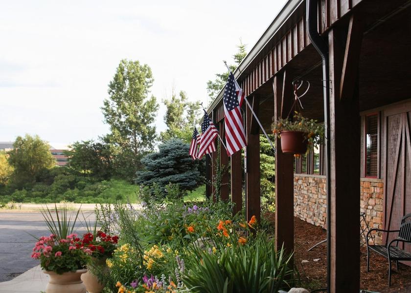 Minnesota Lake Elmo Exterior Detail