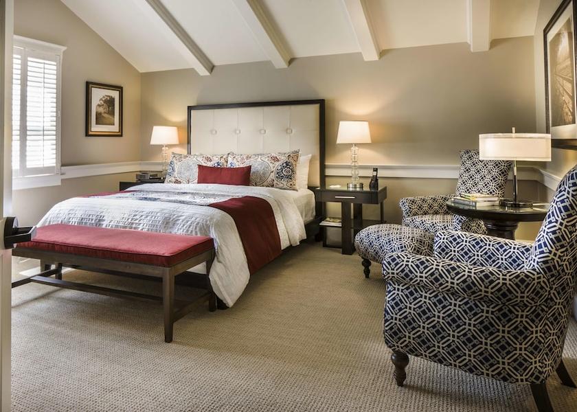 California Los Olivos Interior Entrance