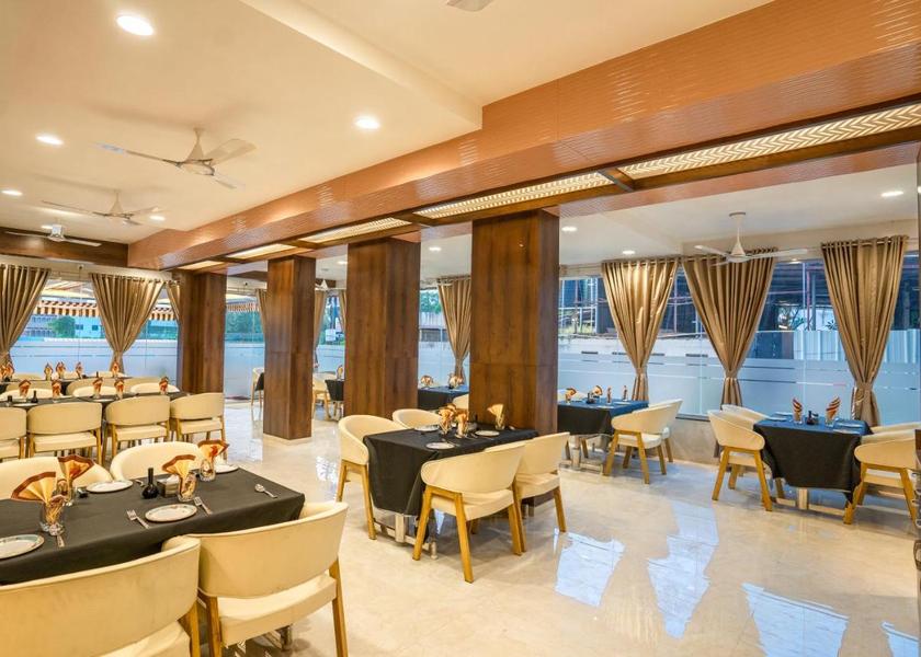 Maharashtra Ahmednagar Food & Dining