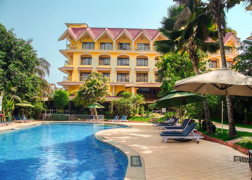 Goa Candolim Pool