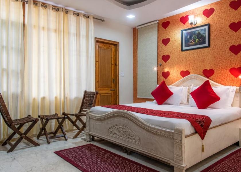 Himachal Pradesh Barog Premium Room