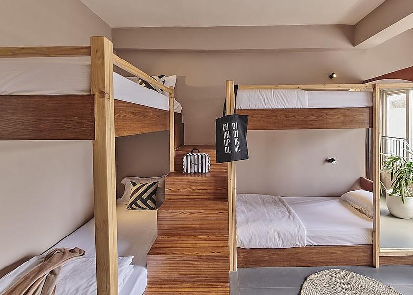 Delhi Delhi Room