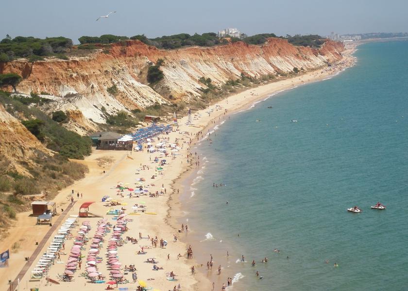Faro Albufeira Beach