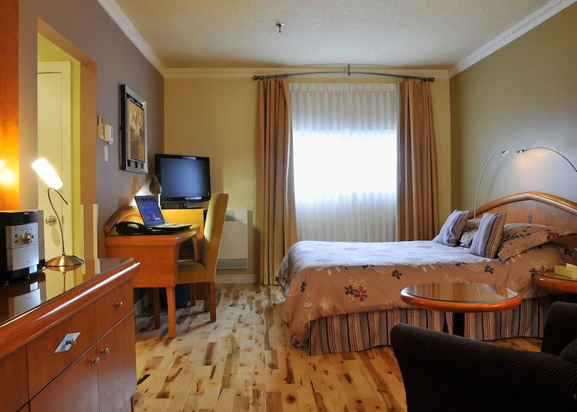 Quebec Montreal Room