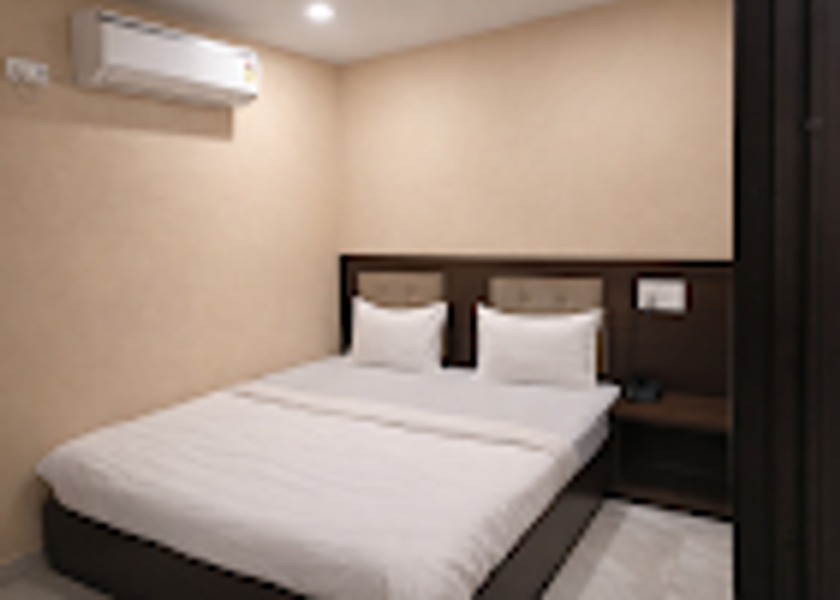 Madhya Pradesh Chhindwara A/C Exe Deluxe
