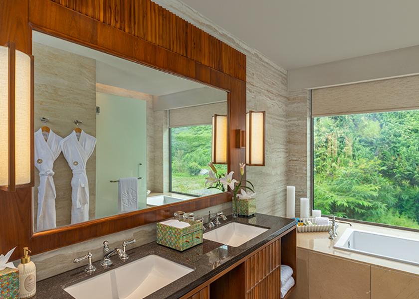 West Bengal Darjeeling Grand Luxury Twin Bed Garden View Room with Balcony