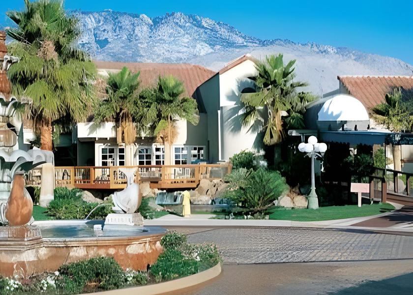 California Palm Springs exterior view