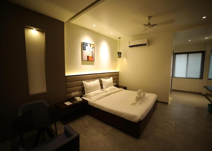 Maharashtra Nanded Deluxe AC Room
