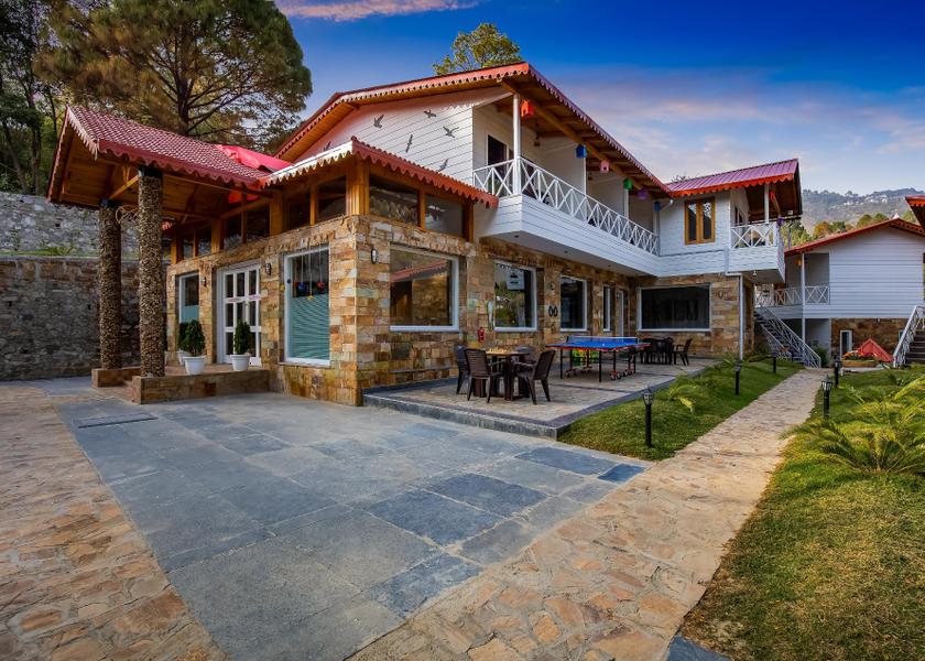 Uttarakhand Bhimtal Hotel Exterior
