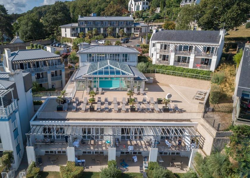 Brittany Douarnenez Facade