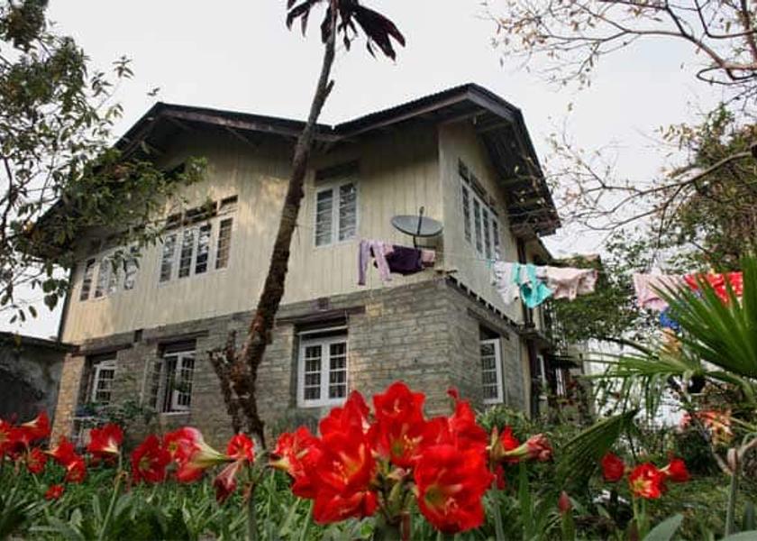 Sikkim Rinchenpong Hotel Exterior