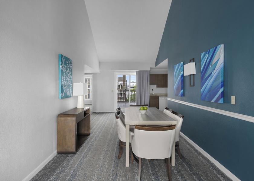 Rhode Island Newport In-Room Dining