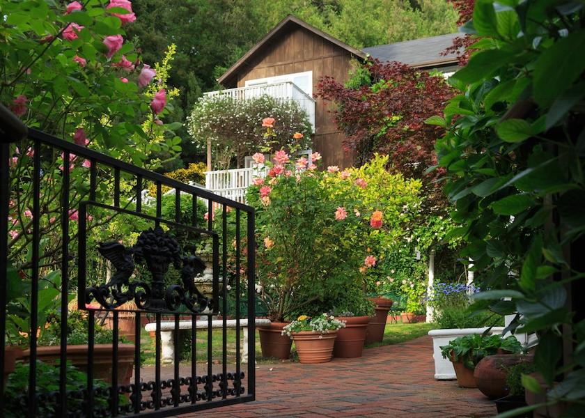 California Occidental Porch