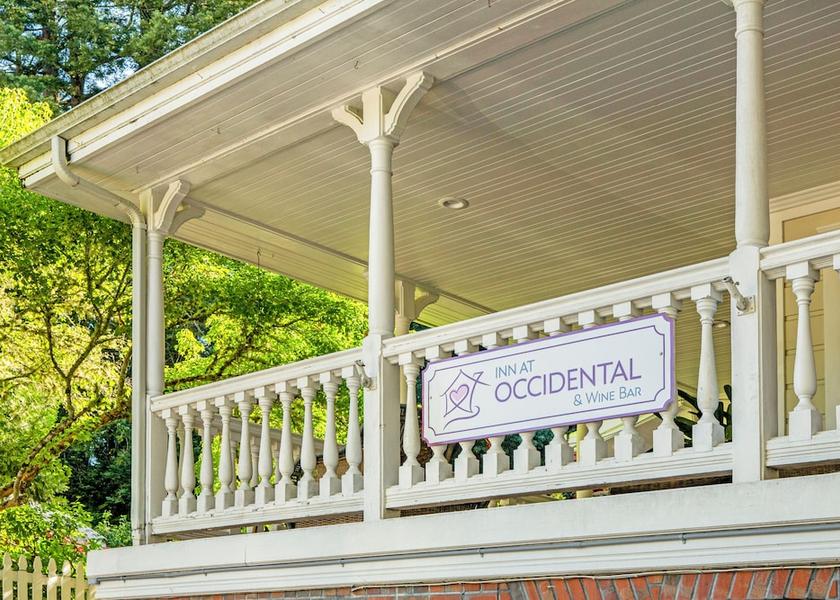 California Occidental Front of property
