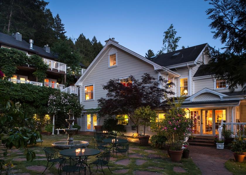 California Occidental Exterior